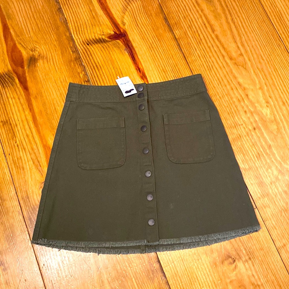 Madewell olive mini skirt new with tags, 4, fringe hem, front pockets